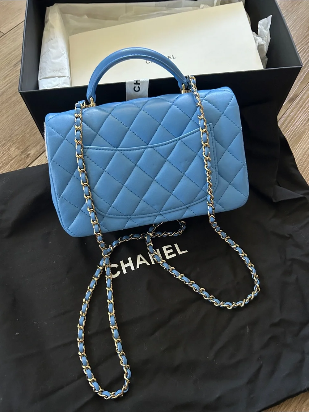 CHANEL new coco